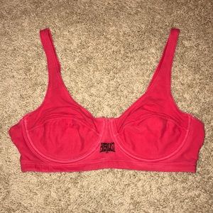 🧚🏼‍♀️Everlast sports bra